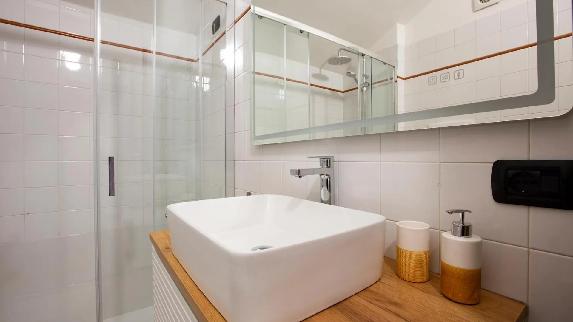דירות קומו Modern & Minimalist Flat -4People- Fully Equipped